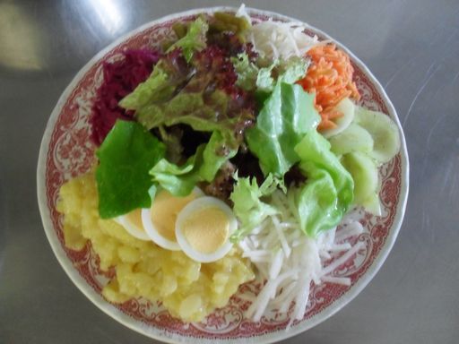 Salatteller nach Art des Hauses